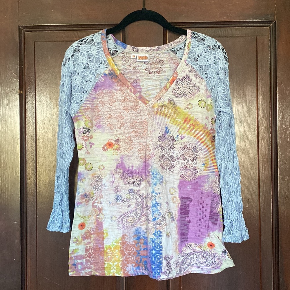 NWOT Lace sleeve multicolor print top